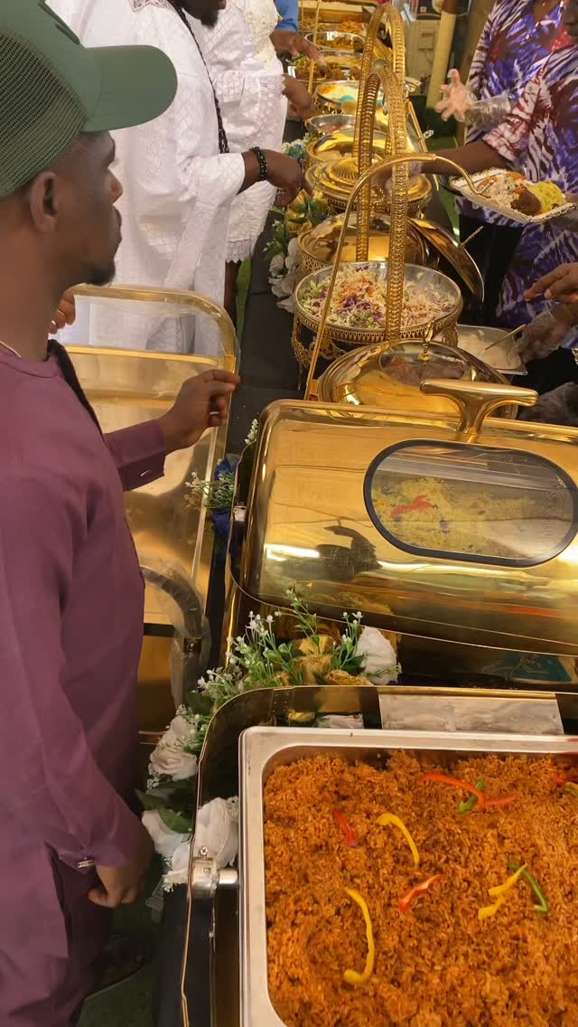 Happy new week my instafamz. 

Short clip of when we cater for a client event in the city of Ibadan 

Thanks to everyone trusting us for their event 

We are taking bookings for July -December events. 

#ibadanfoodcatering #Foodvendorinibadan #caterersinibadan #amalaonspotvendorinibadan