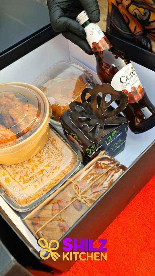 400 assorted food boxes & packs, morning delivery done right.... 
For all your food needs and services , rest easy while we work ... 💯✅💯

It's FRESH / TASTY & TIMELY👌👌‼️

FOR all Inquiries & Orders , simply DM/CALL OR WHATSAPP LINK IN BIO . 

A PROFESSIONAL SERVICE YOU CAN TRUST ✅✅✅

.

🎁 : @boxesbyga 🥰

Confectionaries: @abbyscakes 

.
.
.
.
.
.
.
.

#foodbox #bulkfood #corporatecatering #foodpacks #qualityfood