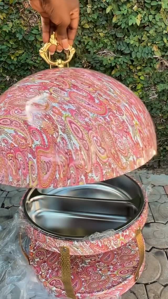Turn your event setup from basic to breathtaking ✨

Our elegant hanging chaffing dishes in Blue 💙 and Pink 💖 are now available for rent at Cade Party Solution.

Perfect for weddings, birthdays, bridal showers, luxury parties & classy event setups.

Make your buffet table stand out beautifully 🌸

Send us a DM to book yours today.