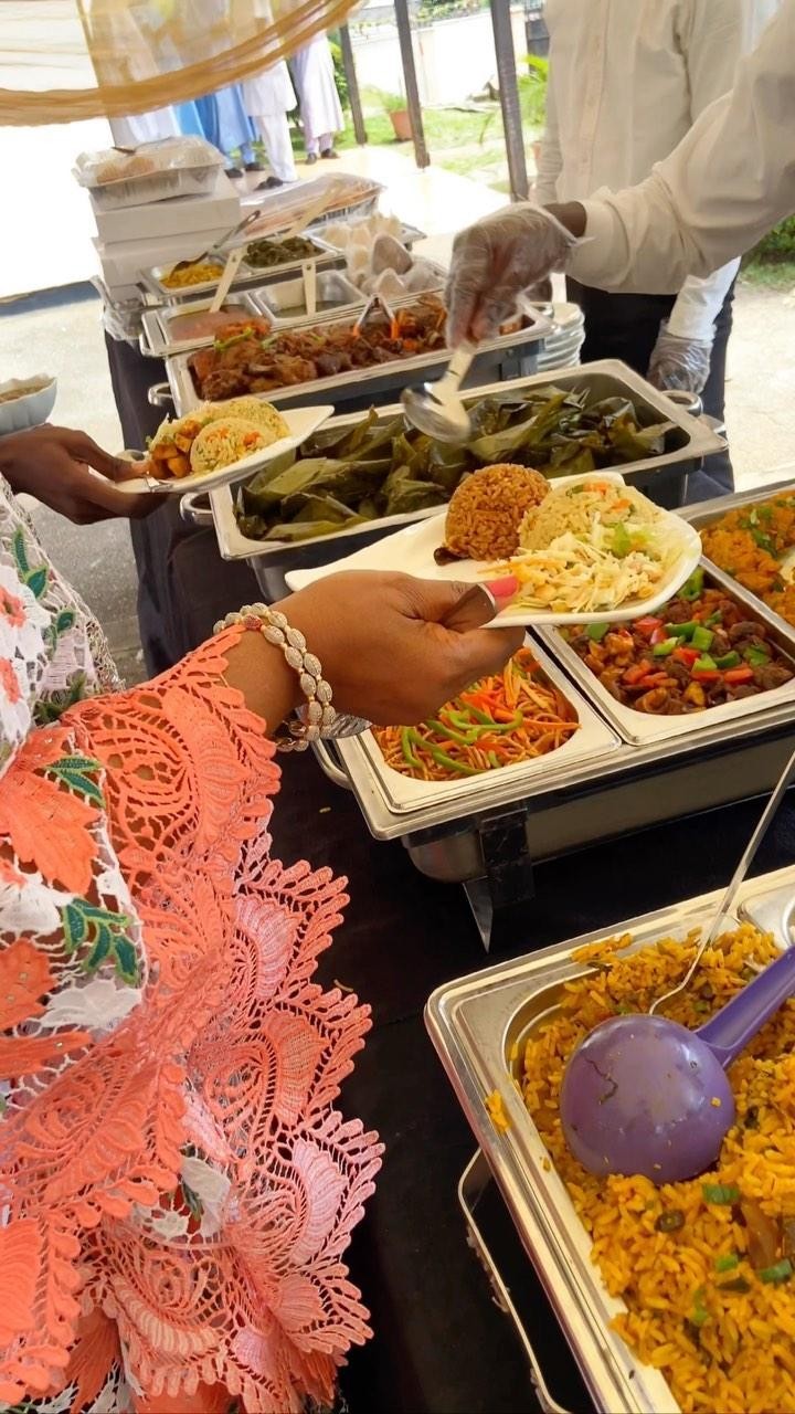 Good morning foodies! ☀️
:
Make your events count, book us to cater to your guests with yummy meals.  We have a lot for you to choose from. 
:
Don’t forget to refer us to your HR, families and friends.
:
Lunch pack is available for bulk ordering.
:
Kindly click the link in the bio for Enquiries and Bookings
: 
Call 07088753672
☎️ 08091549304
:
#abujafood #foodplatterng #foodinabuja #caterersinabuja #abujaevents #abujafoodvendor #foodvendorsinabuja #explore