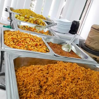 {format_brand_name(caterer.brand_name)} logo