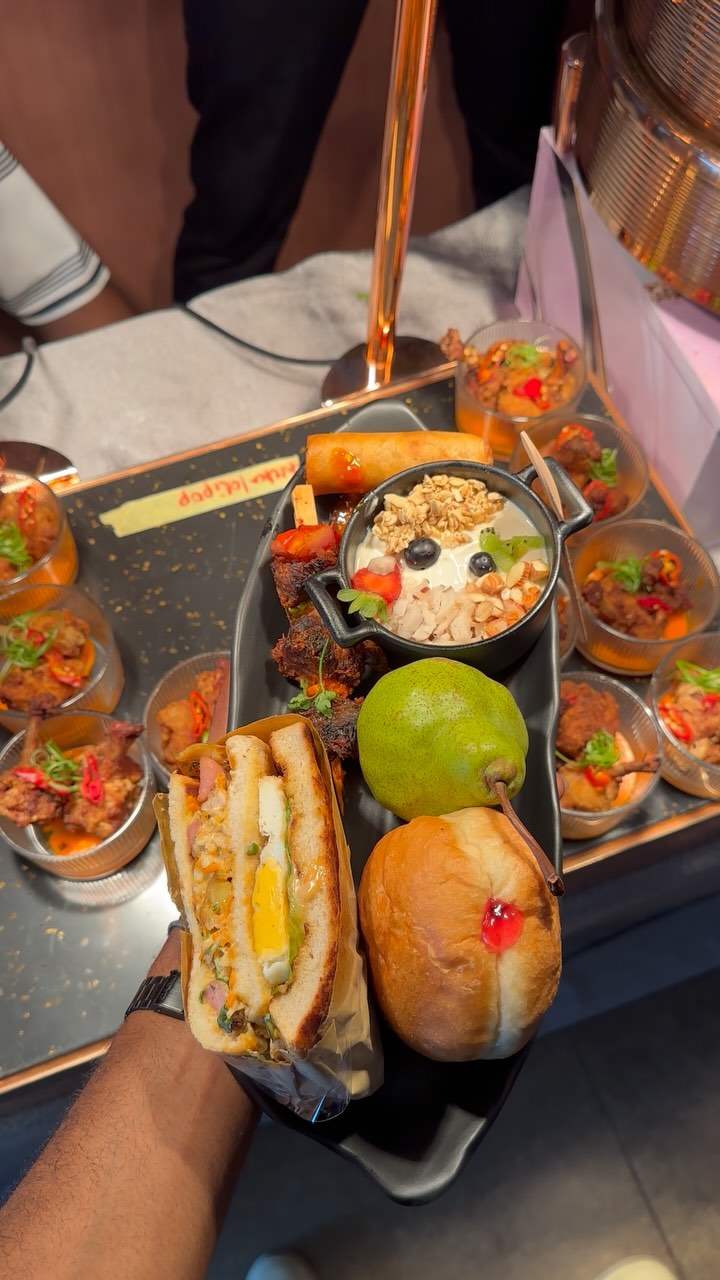 Your meeting isn’t complete without proper meal service delivery. Tea break catering on 100%! 
Do the needful, call @eventfulbygc today😄
