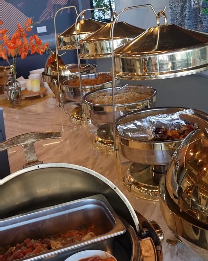 Work Flow...Corporate Catering 

#catererinlagos #caterer #corporatecatering #corporateevents #food #officecatering #officeevent #jumboprawns #salmon #jollofrice #seafoodokro #mashedpotato #lasagna #etc #grubbiesculinaryandhospitality