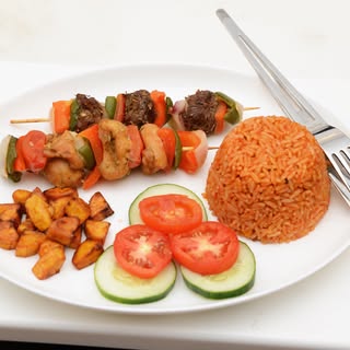 {format_brand_name(caterer.brand_name)} logo