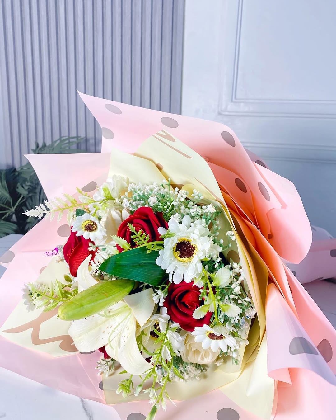 FLOWER BOUQUET AND CAKE IN ABUJA

This is becoming our best seller 😍😀!! Repeated design for our lovely client 

To place an order send a dm or
WhatsApp 09036194207
•
•
•
•
•
•
•
#abujabusinesssupportgroup #cakesinabuja #abujabakers abujacakes #cakesinlokogoma  #cakesinfct #abujacake #abujacakevendors #cakeonline #yolabakers #cakesinadamawa #cakeinyola #adamawaenterpreneur #celebrationcakesinabuja #luxurycakesinabuja #backdrop #abujaevents #abujaeventdecorator #floral #floralbackdrop #abujabackdrop #backdropinabuja #abujadecorator #abujaballoondecorator #abujaballoonsdecorator #abujaflowerbouquet #abujaflowershop #flowerbouquetinabuja #cakesofinstagram #cakedesigns#flowerbouquetsinabuja