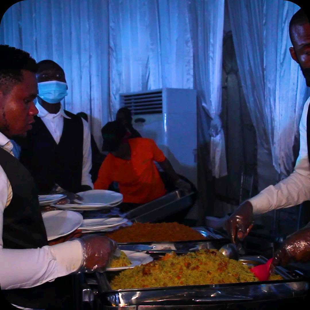 We dey deliver abeg.
Talk to us about your next event, let's know what your budget is and we'll give you a package suitable for you. 

#abujacatererservice
#catererinabujaandlagos 
#catererinabuja
#worldclass