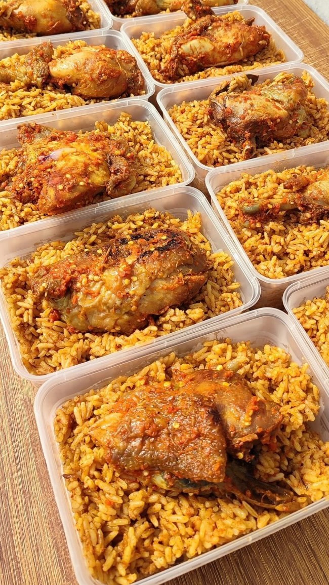 Do you Like your Jollof Rice with plenty of Onion 🧅 🧅 inside? Another Food Served and ready to be delivered to Asokoro … ♨️♨️♨️♨️👍👍 This Client requested for 30 plates of Rice , 
20 plates with Beef 🥩 
10 plates with peppered Chicken 🍗 
For her Office in Asokoro, within a short notice as usual i was able to pull through 🙌🙌🙌 on my way to Deliver it now 😋😋❤️ thanks for trusting us 

Follow @tegaofabuja 

#food #jollofrice #abujacaterers #abuja #abujacook #abujaconnect #abujaevents #abujaeventplanner #caterersinabuja #cooksinabuja #abujamalecook #partyjollofrice #abujaowanbe #abujaweddingvendors #abujaweddings #abujarestaurants #abujaeats #abujaweddings #abujabusines #tegaofabuja #abujamalecook #abujaeventscaterer #Caterersinabuja #abujaweddings #abujababes #abujarestaurant #abujafoodvendor #abujafood #abujaevent #abujaeventplanners #abujacookingschool #abujachef #abujachefs