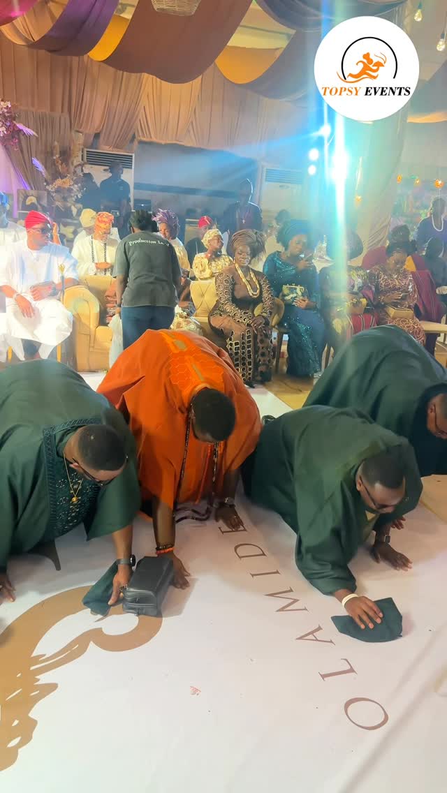 A special day as the daughter of Sola Sobowale says “I do” in grand style.
Exceptional catering by Topsy Events — serving taste, class, and unforgettable moments.

#SolaSobowale  #NigerianWeddings #mikun2026 #WeddingCatering FoodWithStyle NaijaEvents BellaNaijaWeddings LuxuryWeddings EventCatering WeddingVibes AfricanWeddings CateringExcellence FoodIsArt WeddingGoals